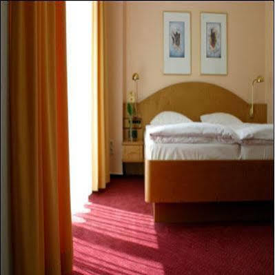 Hotel Kurfuerstendamm Am Adenauerplatz 柏林 外观 照片